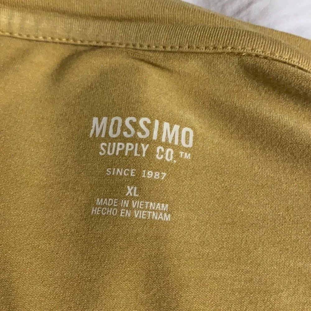 Women’s Mossimo long sleeve V Neck T-shirt mustard color - Picture 6 of 6